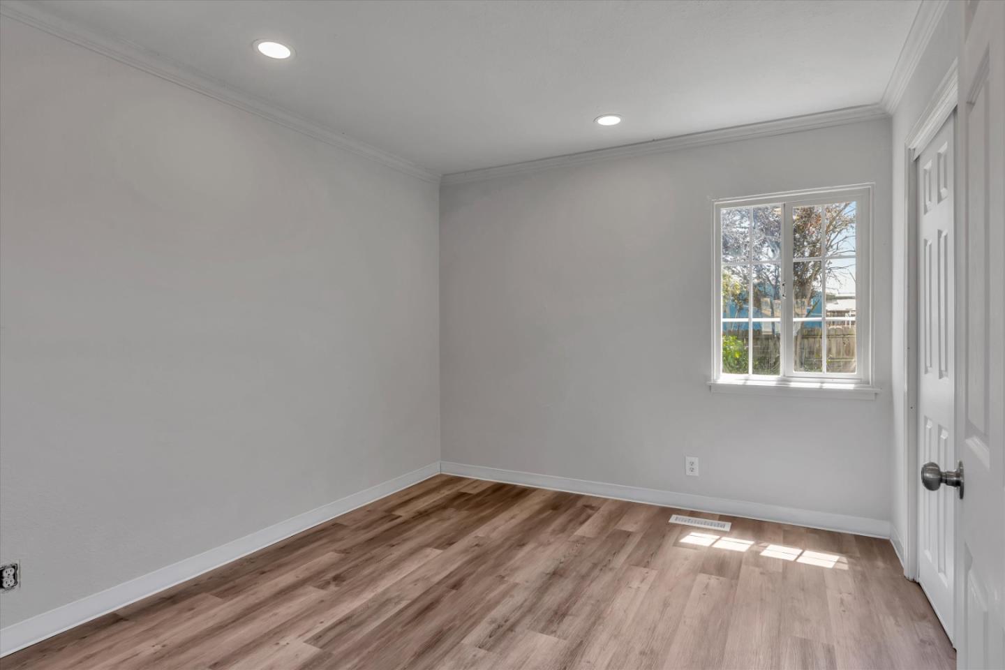 738 Mooney Ave, Ashland, CA 94580 photo 11