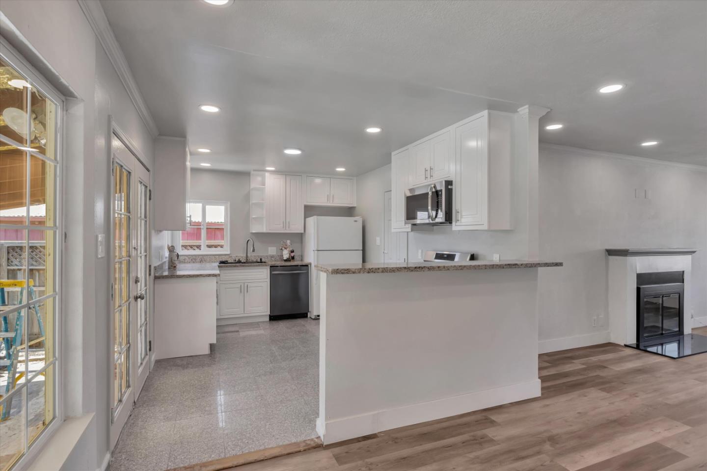 738 Mooney Ave, Ashland, CA 94580 photo 5