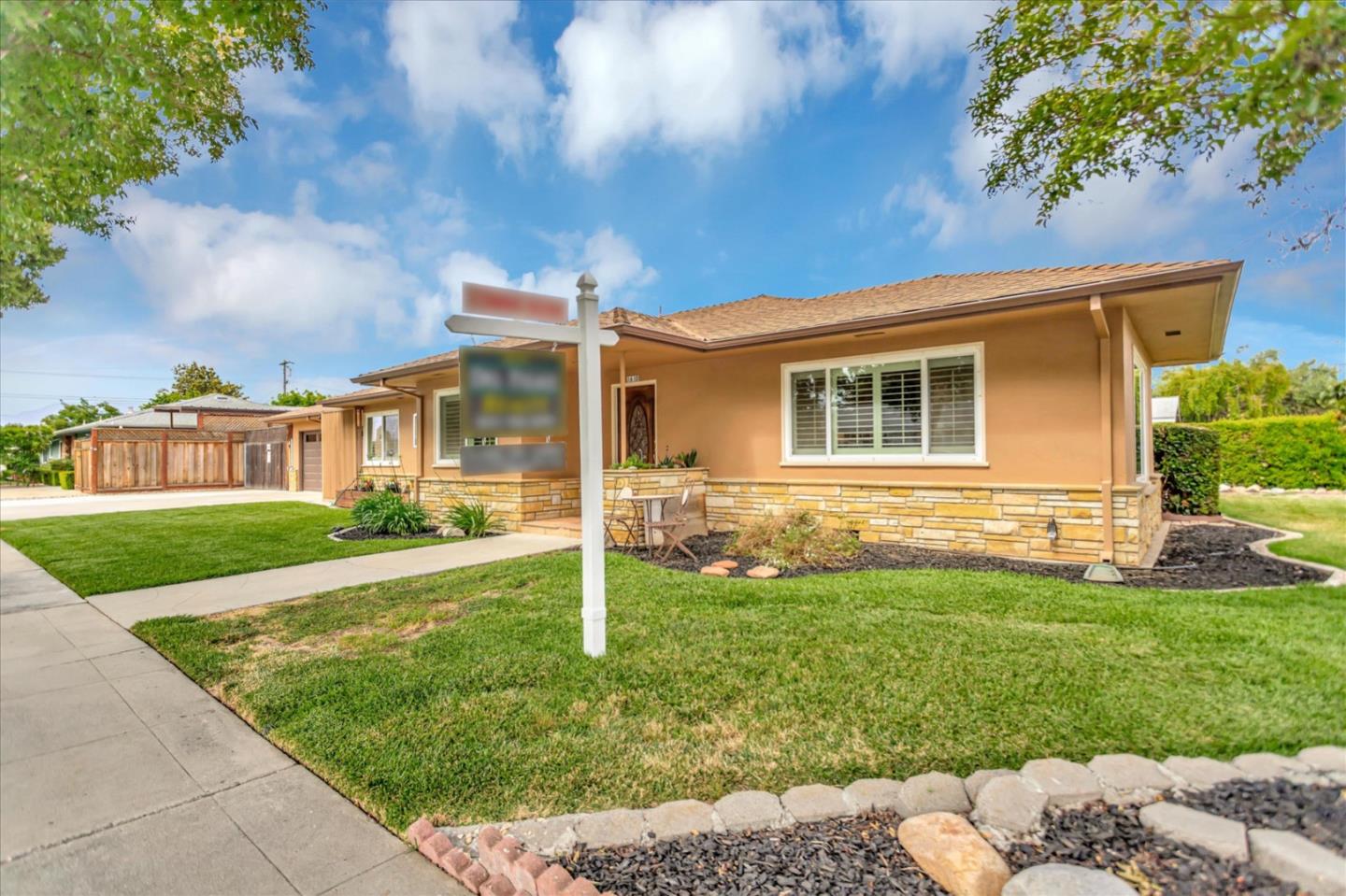 1610 Prune St, Hollister, CA 95023 photo 2