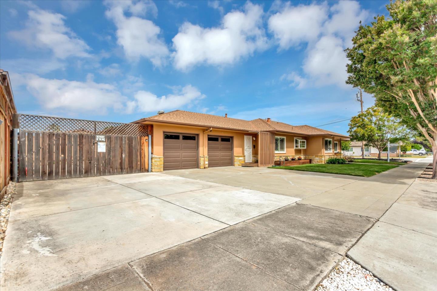 1610 Prune St, Hollister, CA 95023 photo 3