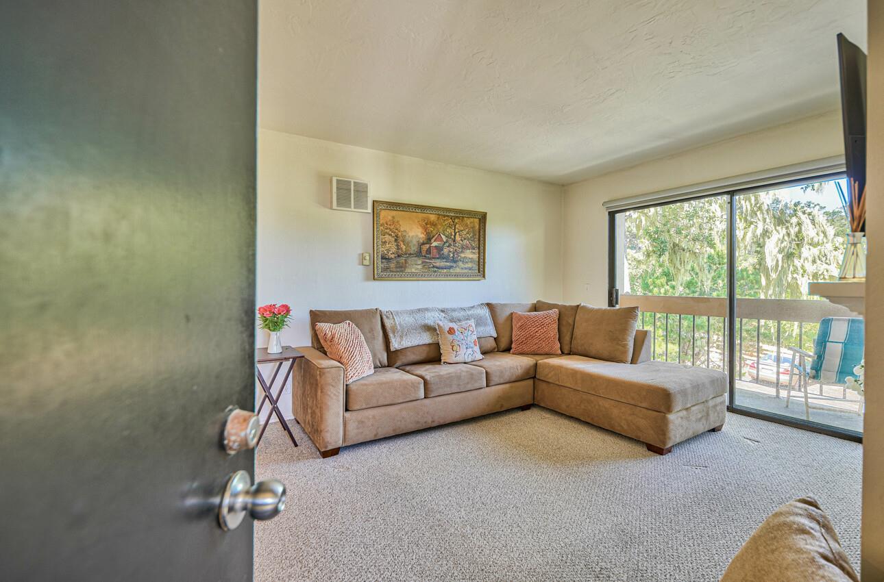 Detail Gallery Image 3 of 24 For 2202 Golden Oaks Ln, Monterey,  CA 93940 - 1 Beds | 1 Baths