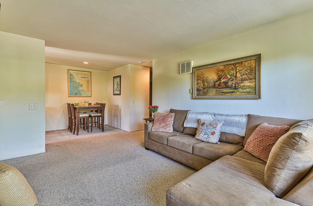 Detail Gallery Image 7 of 24 For 2202 Golden Oaks Ln, Monterey,  CA 93940 - 1 Beds | 1 Baths