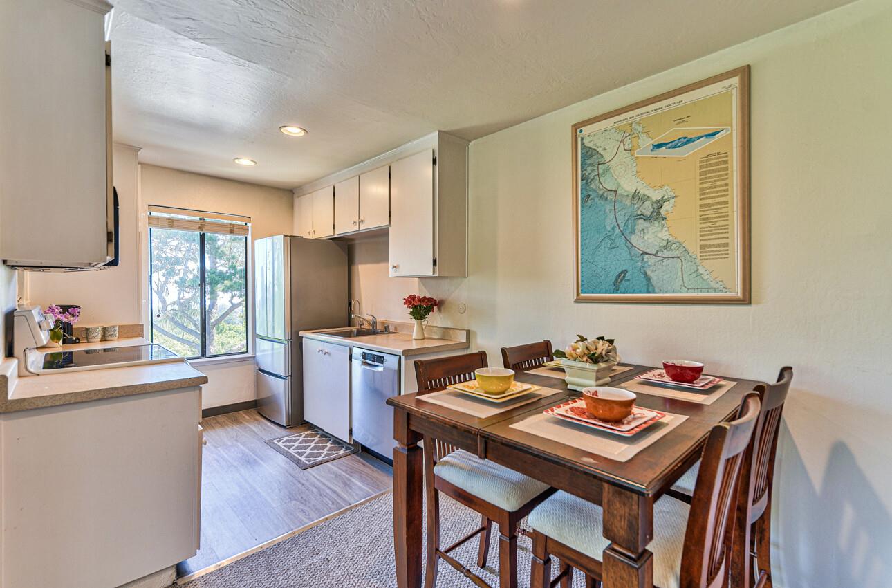 Detail Gallery Image 8 of 24 For 2202 Golden Oaks Ln, Monterey,  CA 93940 - 1 Beds | 1 Baths