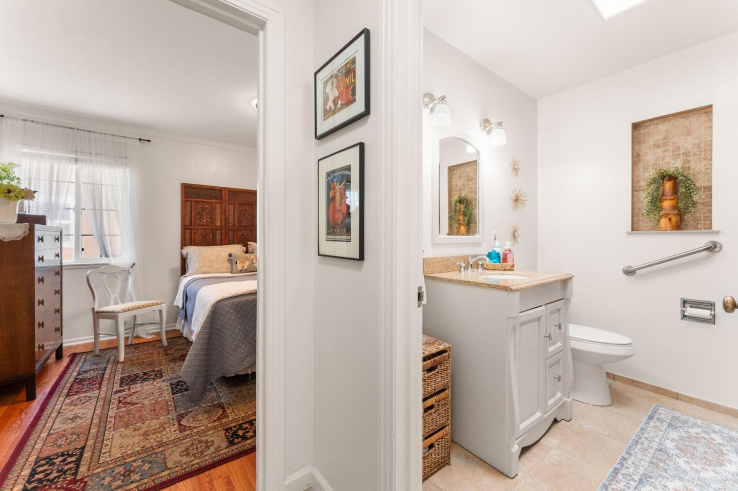 136 Arthur Rd, Watsonville, CA 95076 2 Beds 1 Baths (Contingent