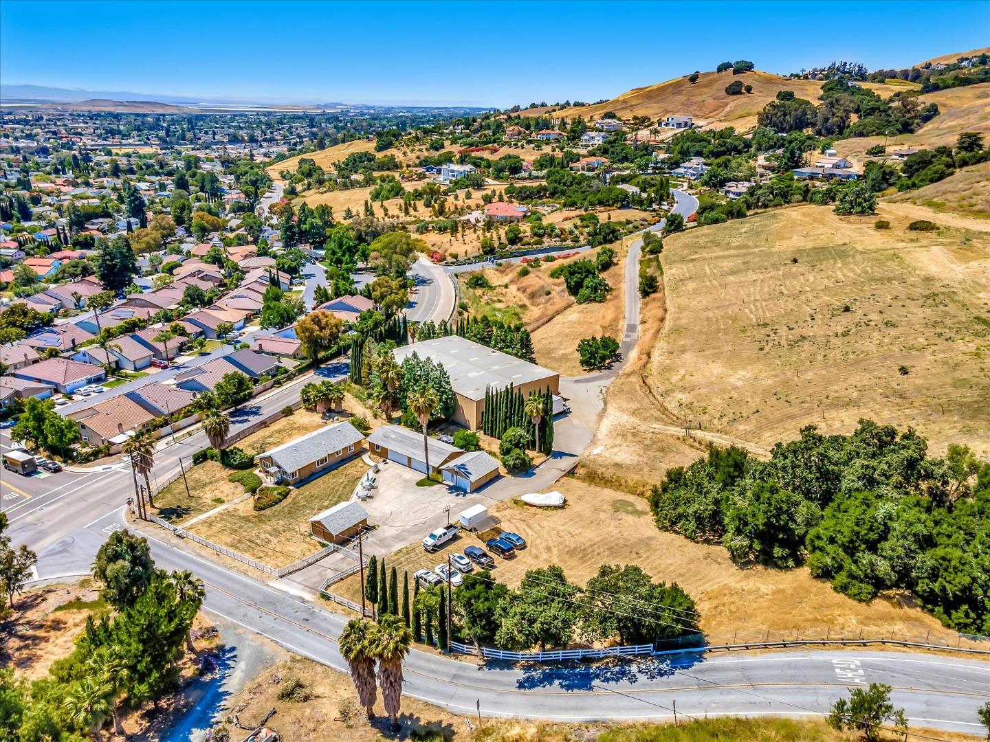 Detail Gallery Image 1 of 48 For 1995 Old Calaveras Rd, Milpitas,  CA 95035 - 3 Beds | 2 Baths