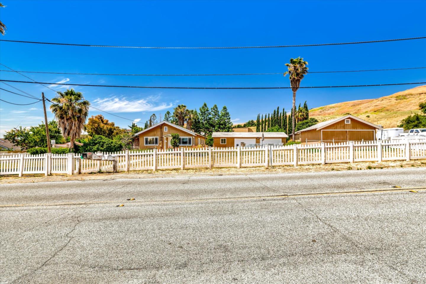 Detail Gallery Image 23 of 48 For 1995 Old Calaveras Rd, Milpitas,  CA 95035 - 3 Beds | 2 Baths