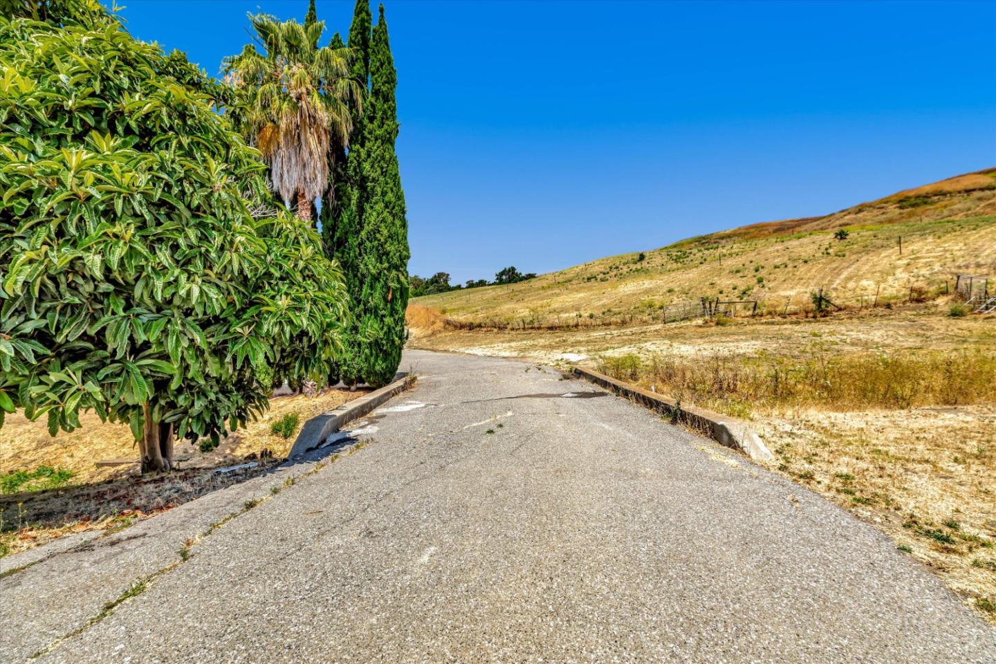 Detail Gallery Image 26 of 48 For 1995 Old Calaveras Rd, Milpitas,  CA 95035 - 3 Beds | 2 Baths