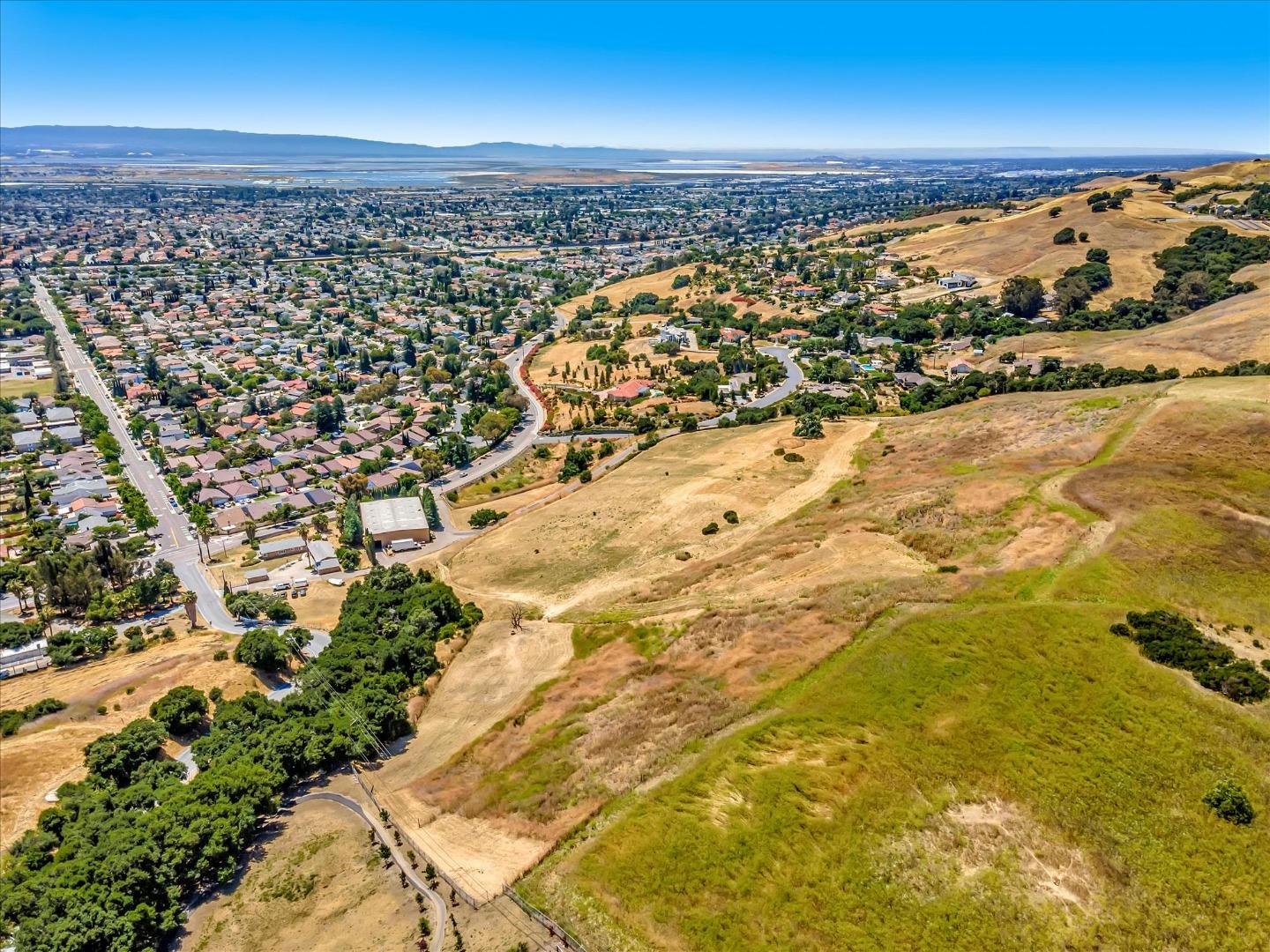 Detail Gallery Image 39 of 48 For 1995 Old Calaveras Rd, Milpitas,  CA 95035 - 3 Beds | 2 Baths