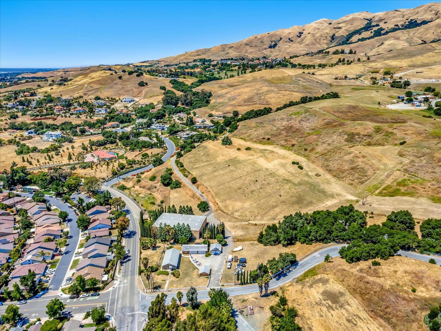 Detail Gallery Image 42 of 48 For 1995 Old Calaveras Rd, Milpitas,  CA 95035 - 3 Beds | 2 Baths