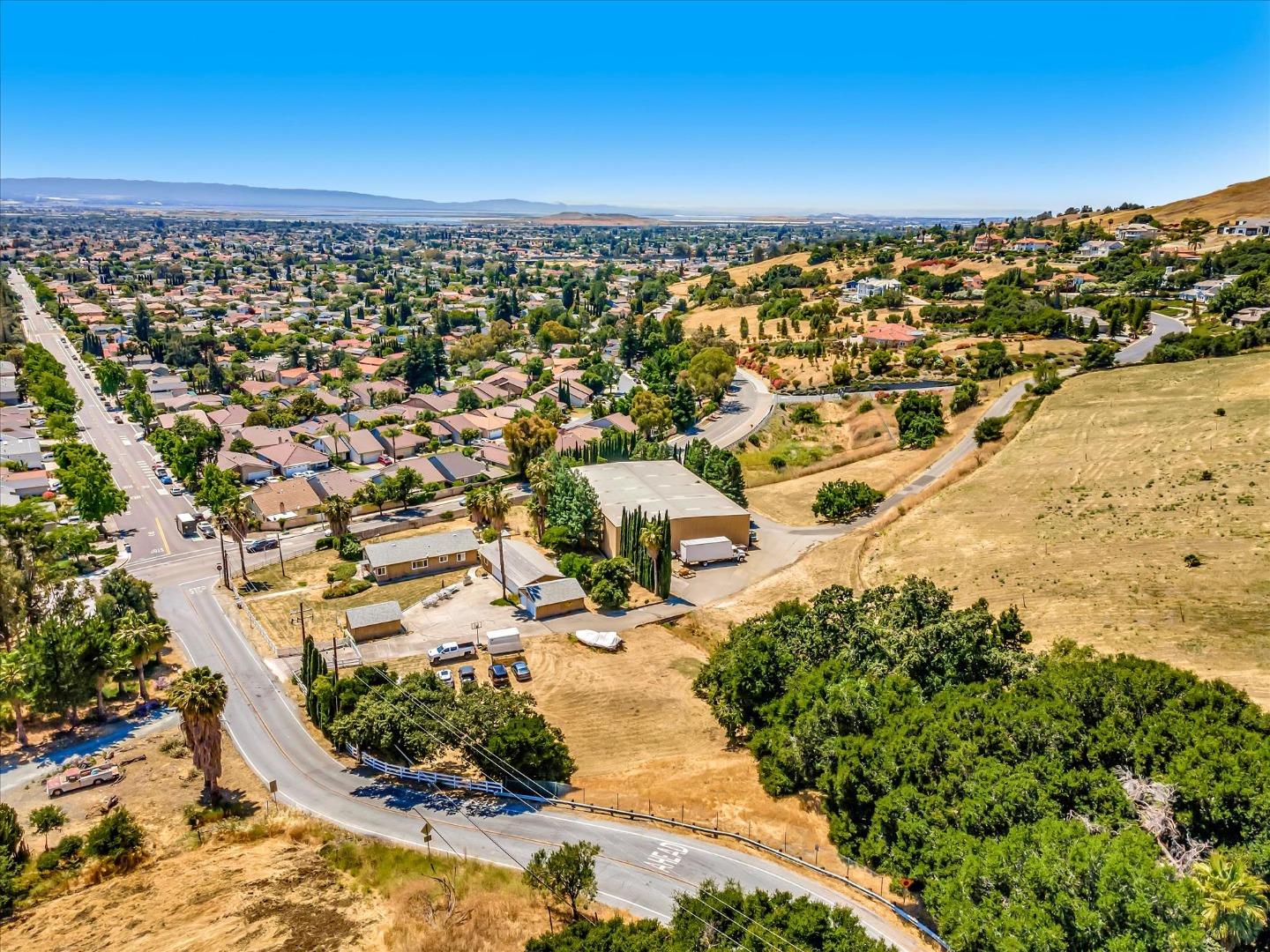 Detail Gallery Image 48 of 48 For 1995 Old Calaveras Rd, Milpitas,  CA 95035 - 3 Beds | 2 Baths