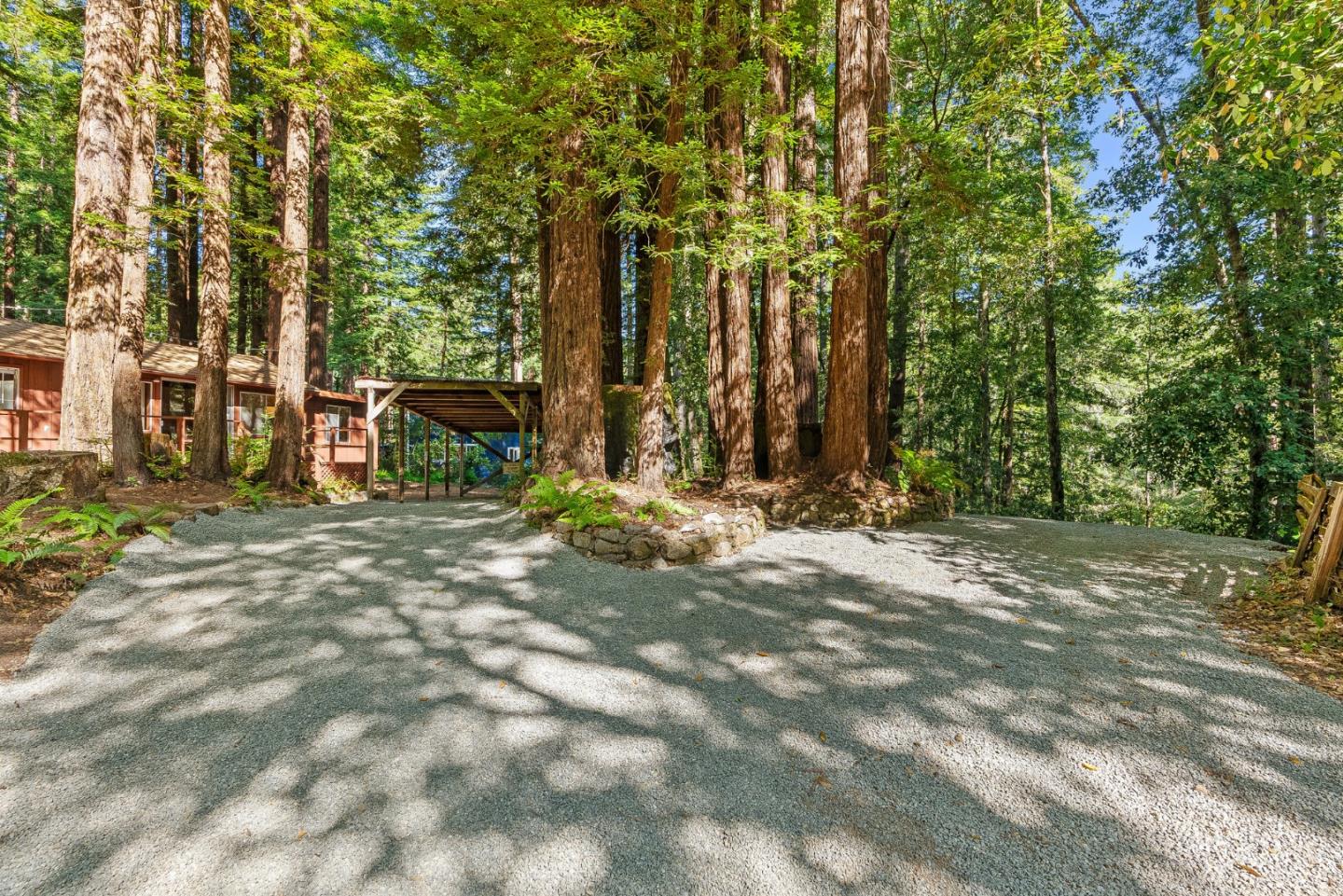 Detail Gallery Image 9 of 29 For 1460 Lakeside Dr, Felton,  CA 95018 - 3 Beds | 1 Baths