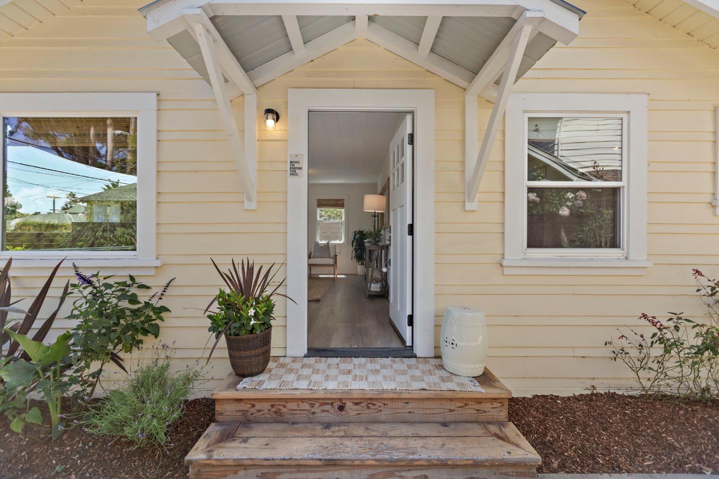 Detail Gallery Image 5 of 39 For 512 Escalona Dr, Capitola,  CA 95010 - 2 Beds | 2 Baths