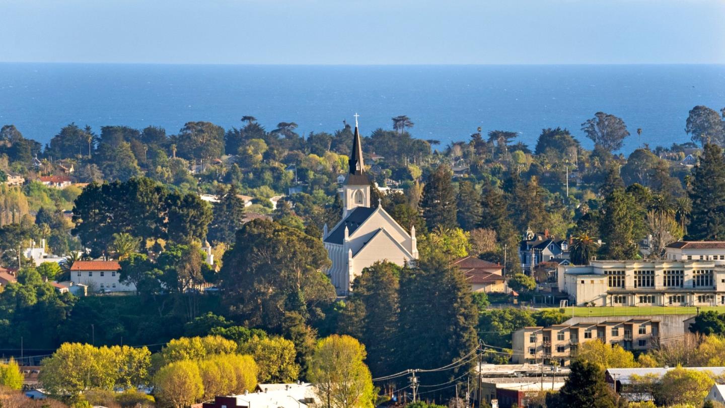 Detail Gallery Image 72 of 77 For 625 Graham Hill Rd, Santa Cruz,  CA 95060 - 3 Beds | 3/1 Baths