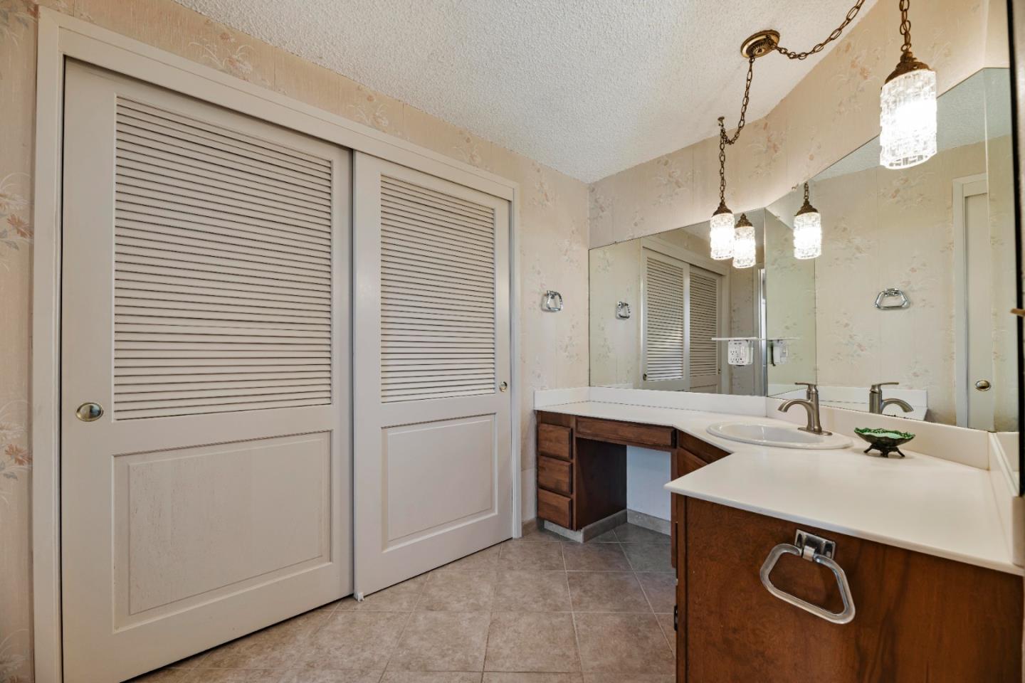 Detail Gallery Image 31 of 47 For 611 Donald Dr, Hollister,  CA 95023 - 3 Beds | 2 Baths