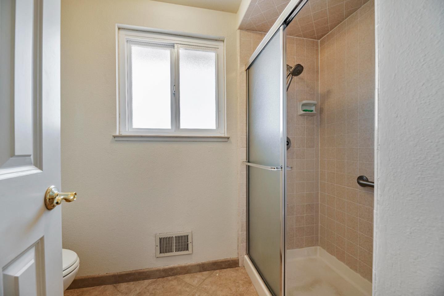 Detail Gallery Image 33 of 47 For 611 Donald Dr, Hollister,  CA 95023 - 3 Beds | 2 Baths