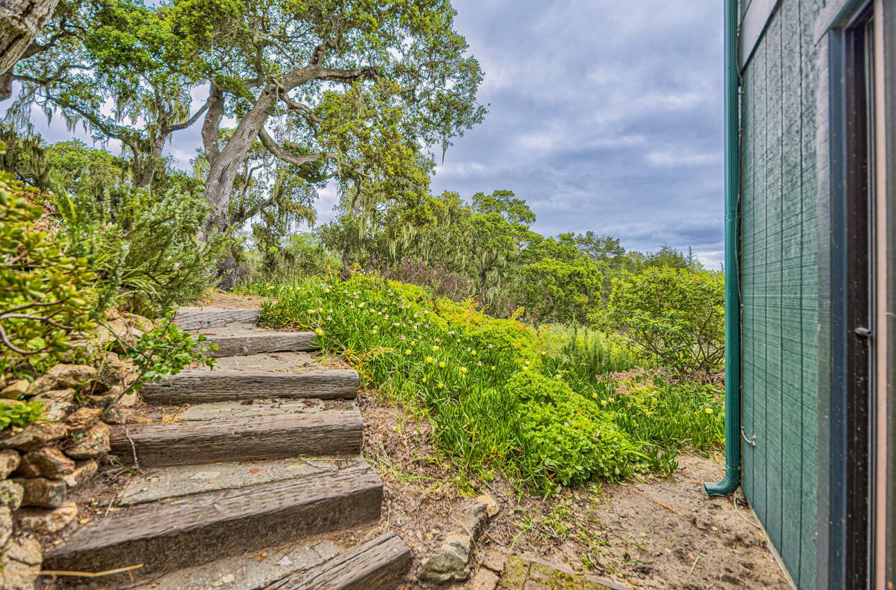 Detail Gallery Image 9 of 12 For 23735 Determine Ln, Monterey,  CA 93940 - 3 Beds | 2/1 Baths