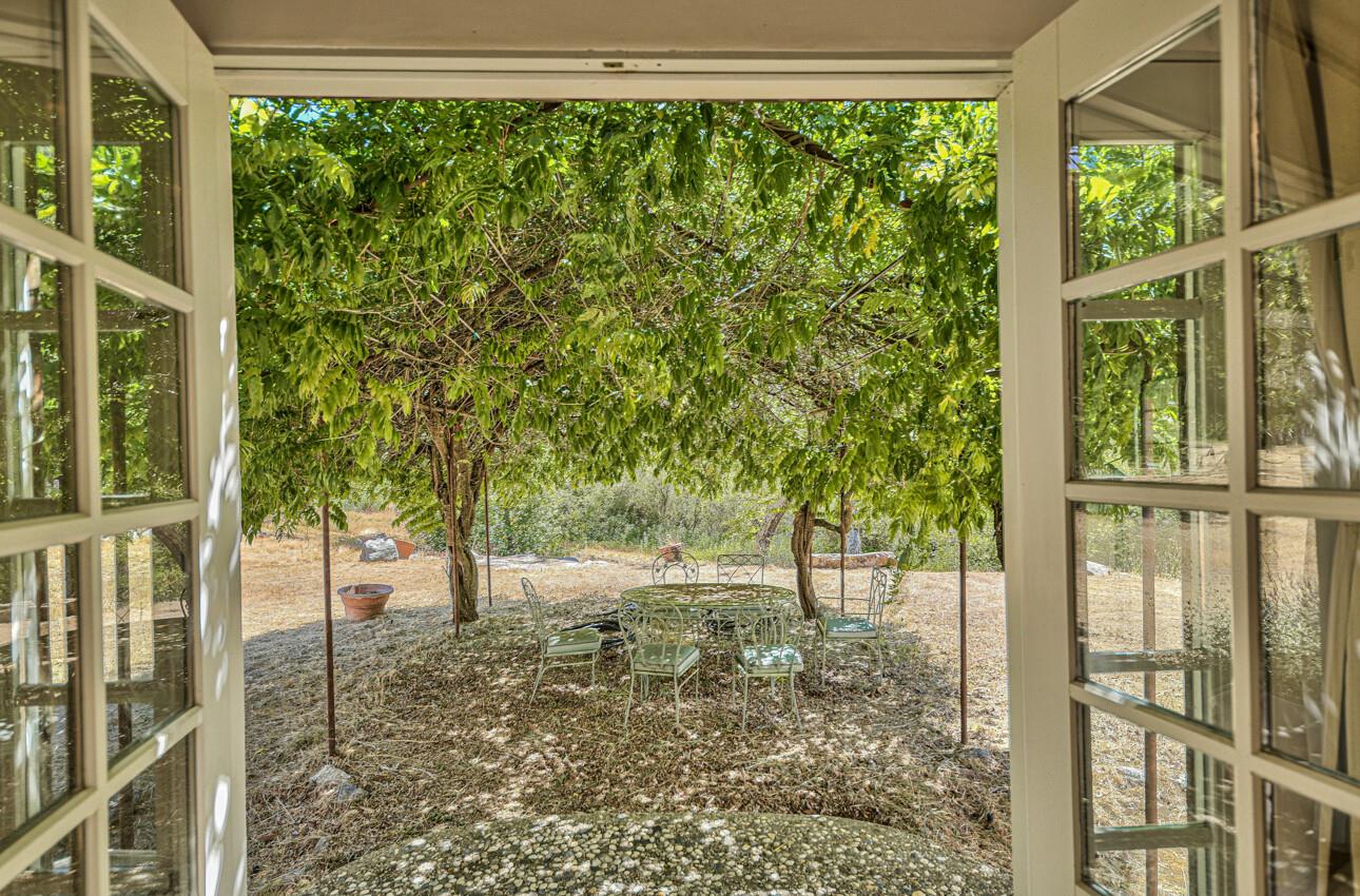 Detail Gallery Image 15 of 74 For 21195 Cachagua Rd, Carmel Valley,  CA 93924 - 3 Beds | 3/1 Baths