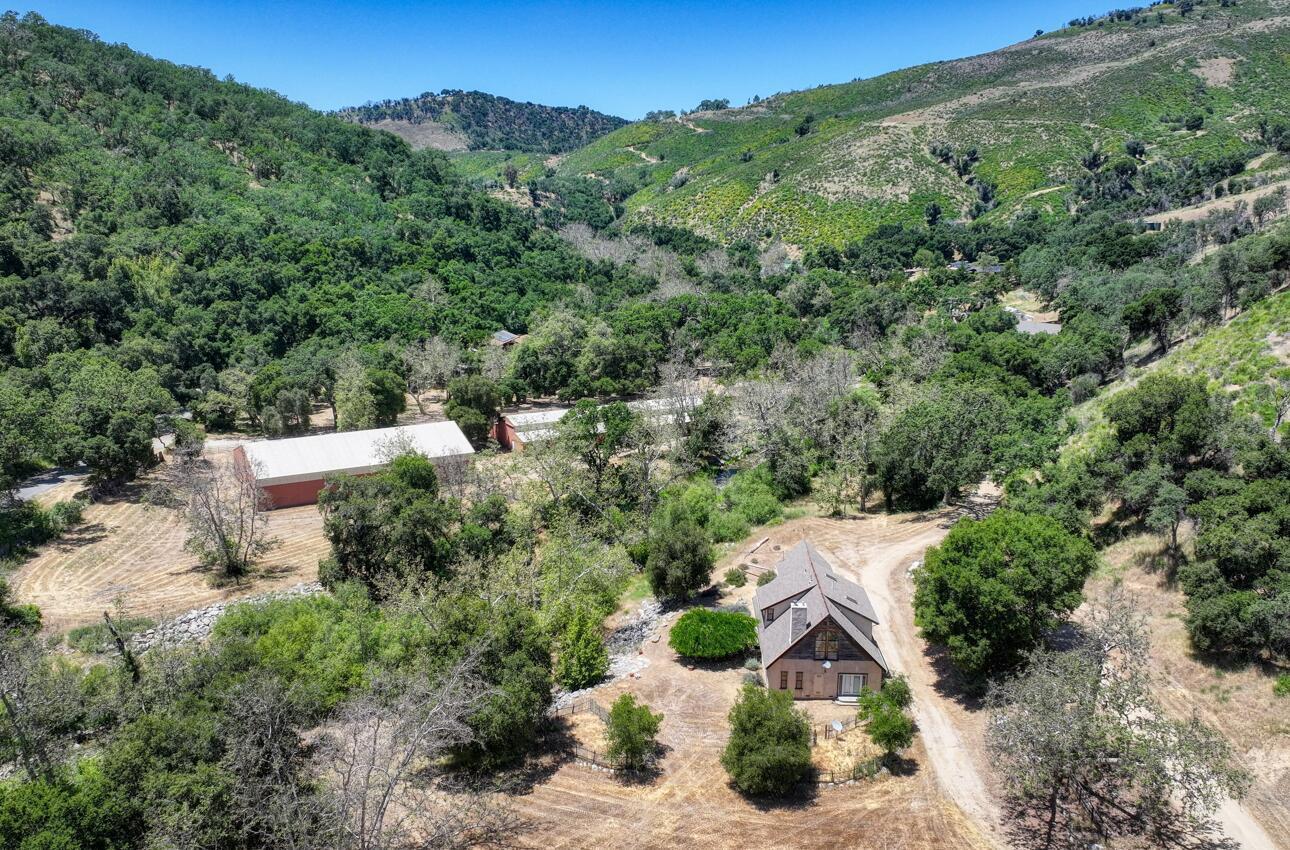 Detail Gallery Image 7 of 74 For 21195 Cachagua Rd, Carmel Valley,  CA 93924 - 3 Beds | 3/1 Baths