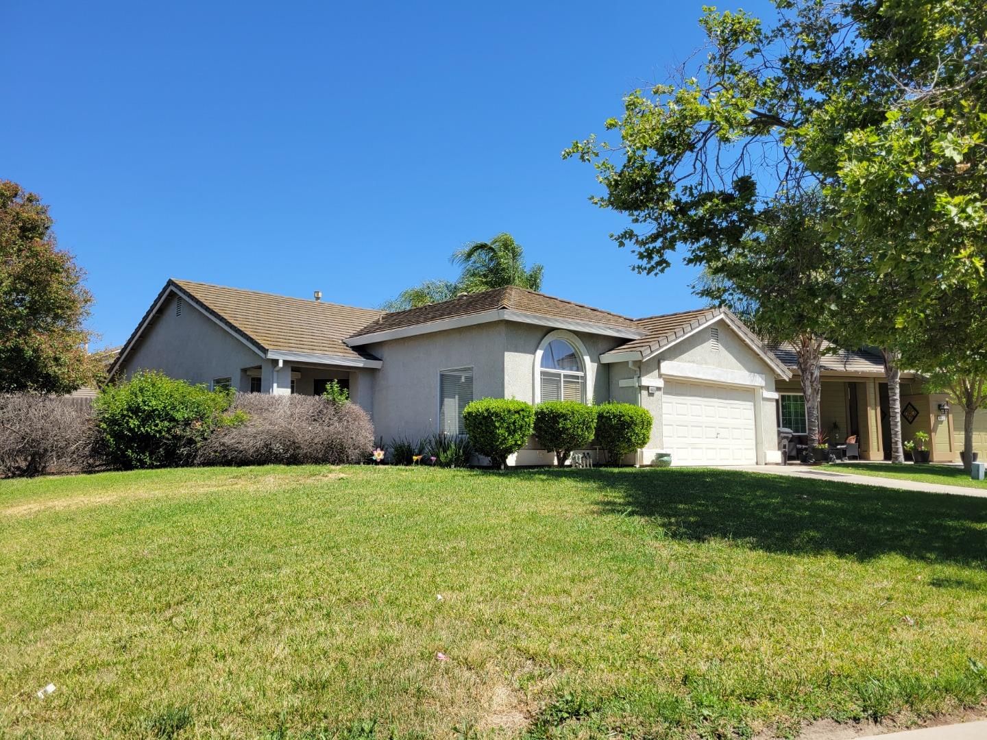 Detail Gallery Image 1 of 10 For 4406 Signa Ct, Stockton,  CA 95206 - 3 Beds | 2 Baths