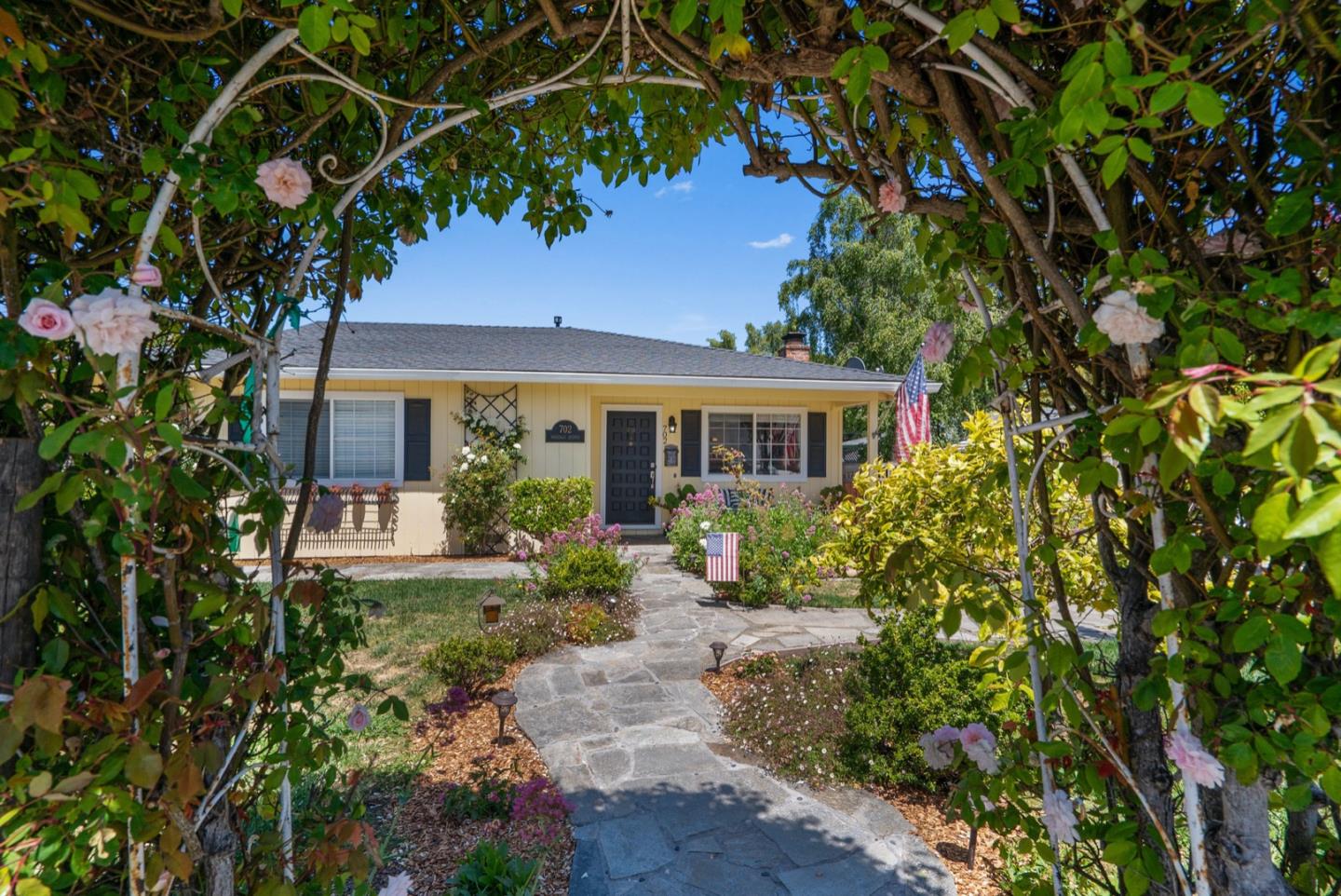 Detail Gallery Image 1 of 1 For 702 Rosedale Ave, Capitola,  CA 95010 - 3 Beds | 2 Baths