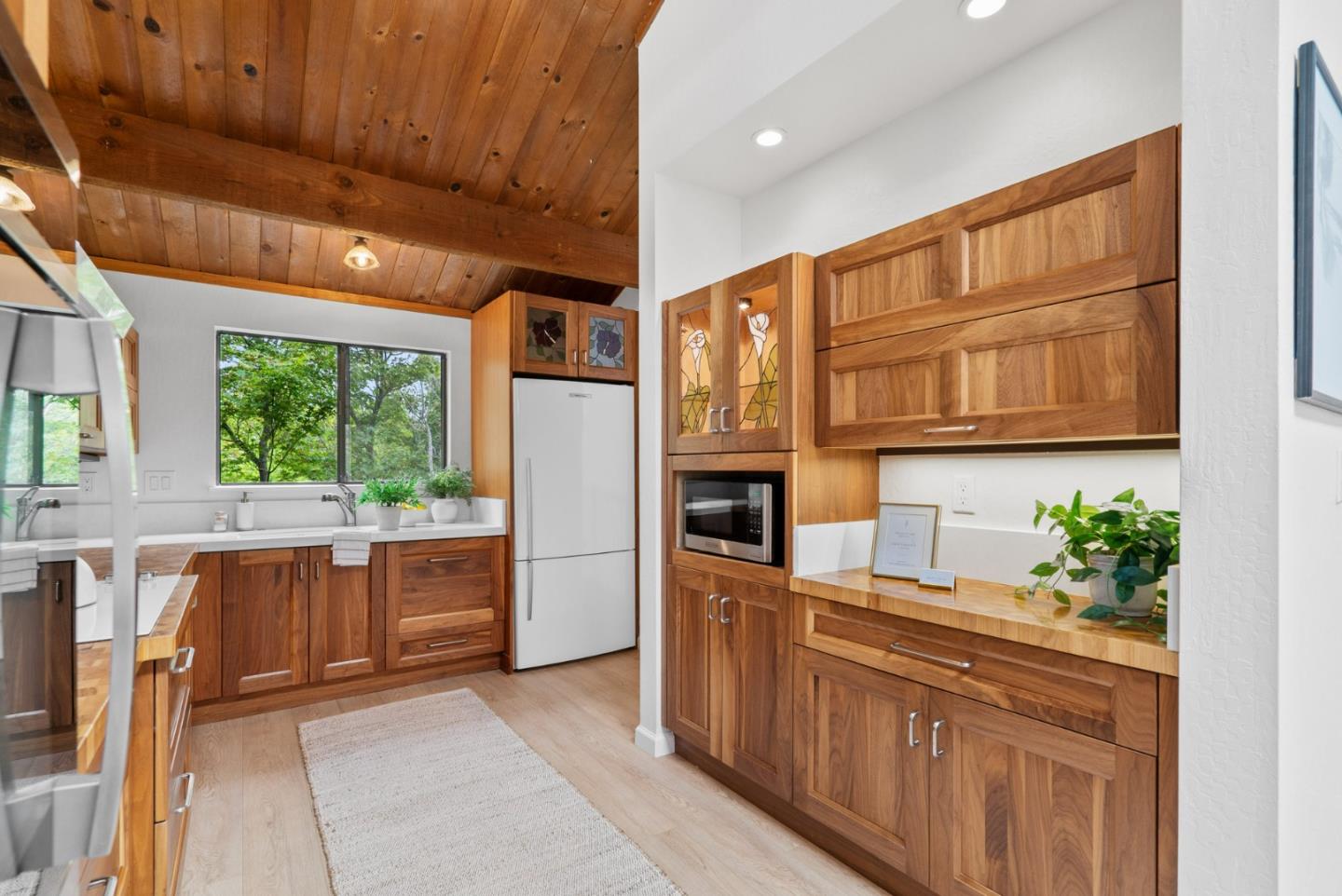 Detail Gallery Image 16 of 44 For 120 Tree Frog Ln, Santa Cruz,  CA 95060 - 2 Beds | 1/1 Baths