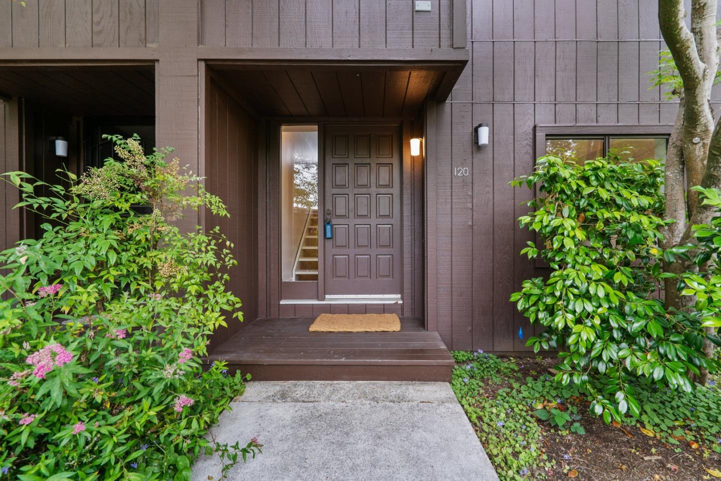 Detail Gallery Image 3 of 44 For 120 Tree Frog Ln, Santa Cruz,  CA 95060 - 2 Beds | 1/1 Baths