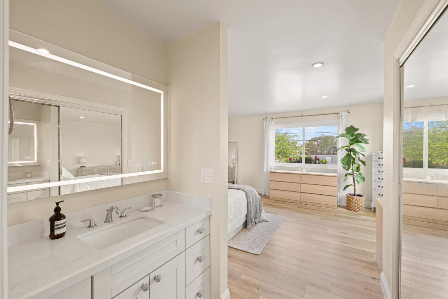 Detail Gallery Image 10 of 19 For 407 7th St, Pacific Grove,  CA 93950 - 3 Beds | 2/1 Baths