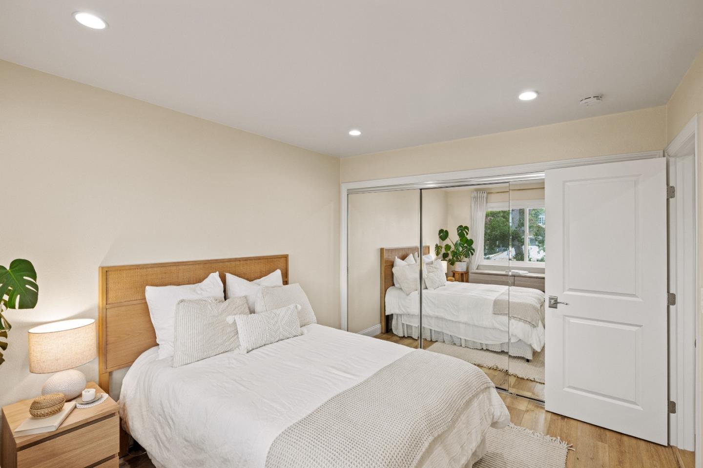 Detail Gallery Image 11 of 19 For 407 7th St, Pacific Grove,  CA 93950 - 3 Beds | 2/1 Baths