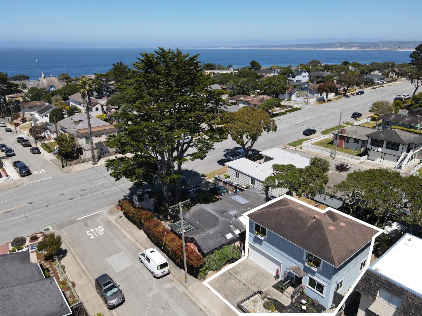 Detail Gallery Image 18 of 19 For 407 7th St, Pacific Grove,  CA 93950 - 3 Beds | 2/1 Baths