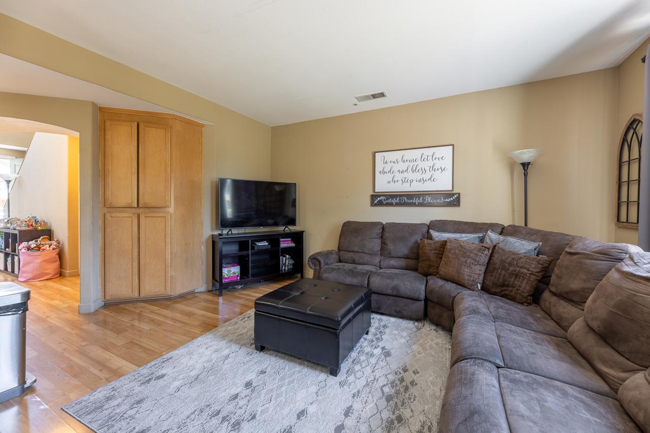 Detail Gallery Image 7 of 19 For 1655 Beacon Hill Dr, Salinas,  CA 93906 - 3 Beds | 2/1 Baths