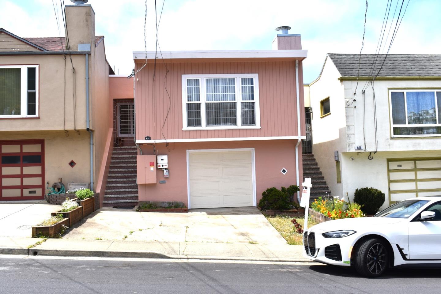 Detail Gallery Image 1 of 1 For 672 Florence St, Daly City,  CA 94014 - 2 Beds | 1 Baths