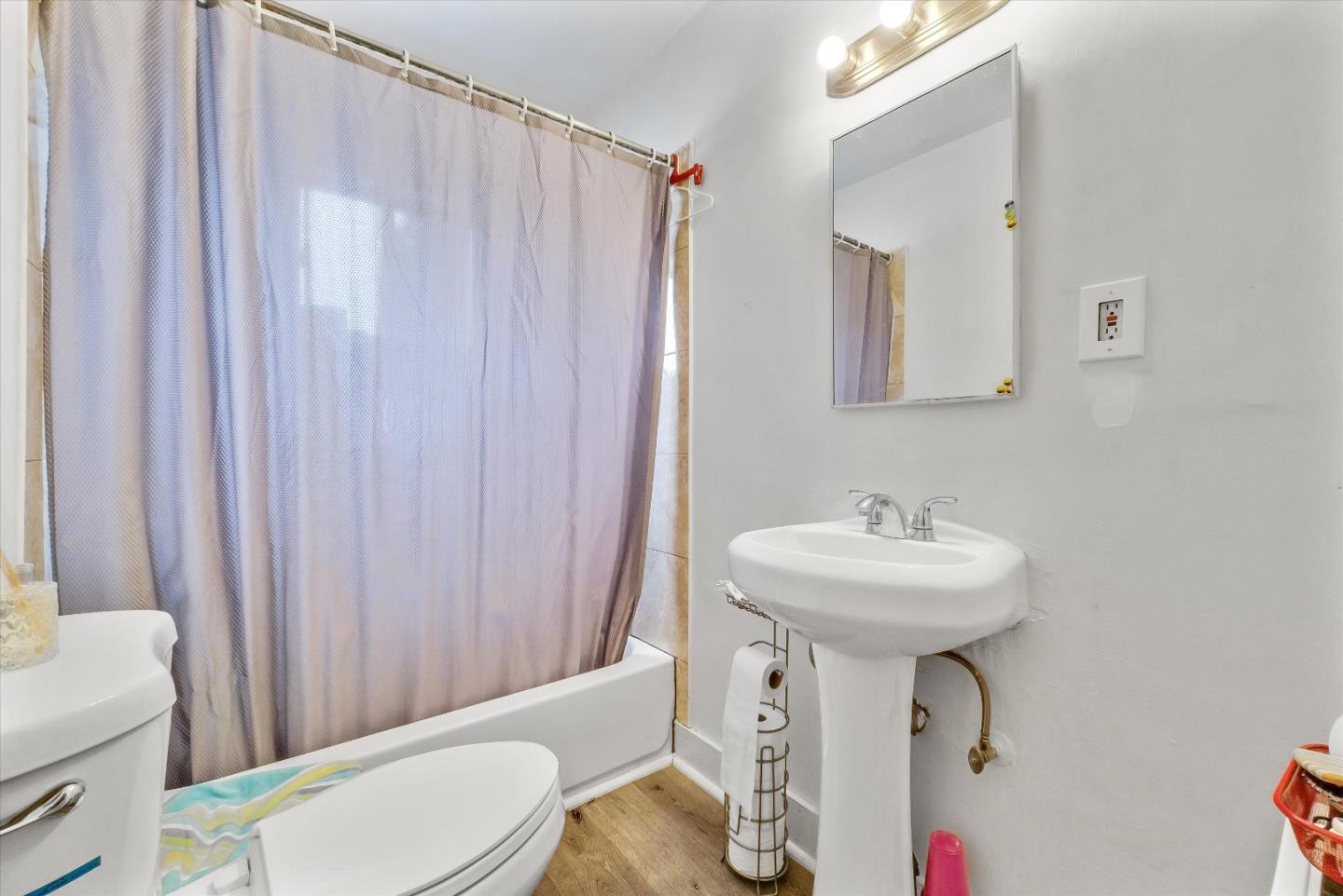 Detail Gallery Image 25 of 32 For 217 E 7th St, Pomona,  CA 91766 - – Beds | – Baths