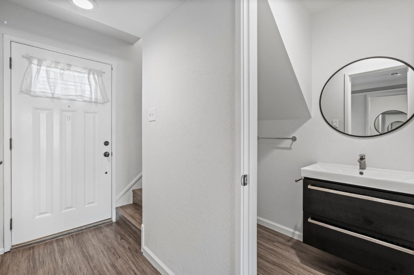 Detail Gallery Image 23 of 36 For 6213 Admiralty Ln, Foster City,  CA 94404 - 2 Beds | 1/1 Baths