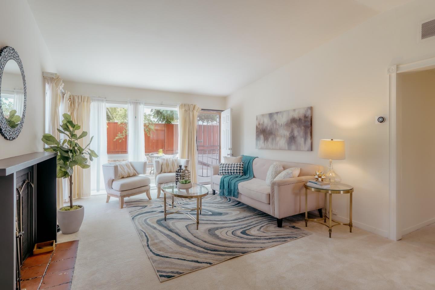 Detail Gallery Image 1 of 1 For 2556 Annapolis St, East Palo Alto,  CA 94303 - 3 Beds | 1 Baths