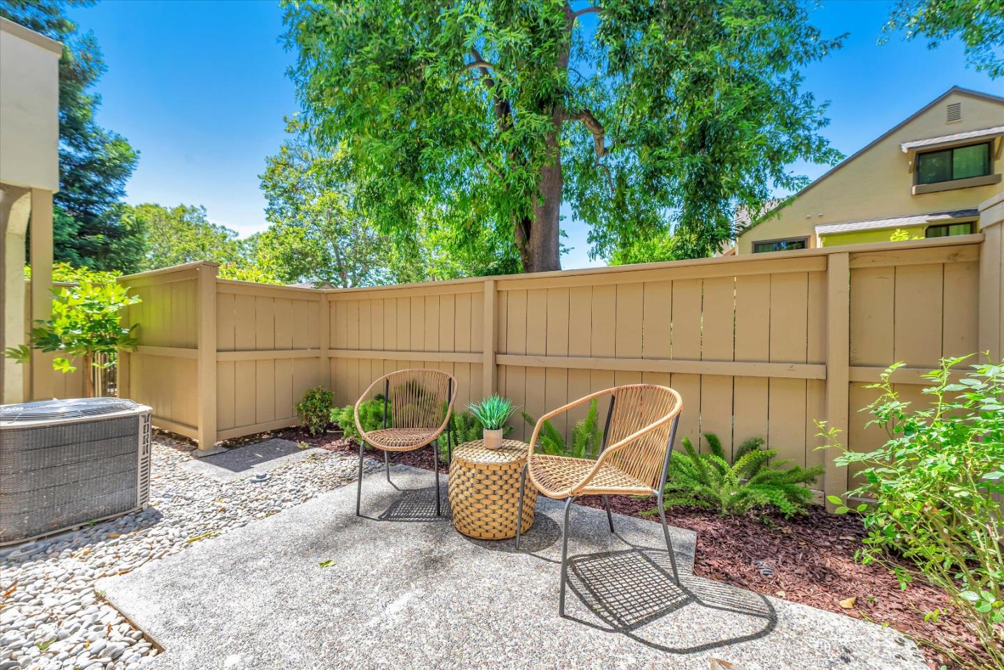 Detail Gallery Image 36 of 39 For 2042 Donovan Ct, San Jose,  CA 95125 - 2 Beds | 2 Baths