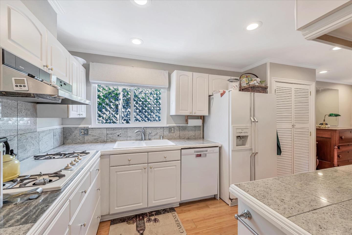 Detail Gallery Image 11 of 35 For 14685 Oka Rd #55,  Los Gatos,  CA 95030 - 2 Beds | 2 Baths