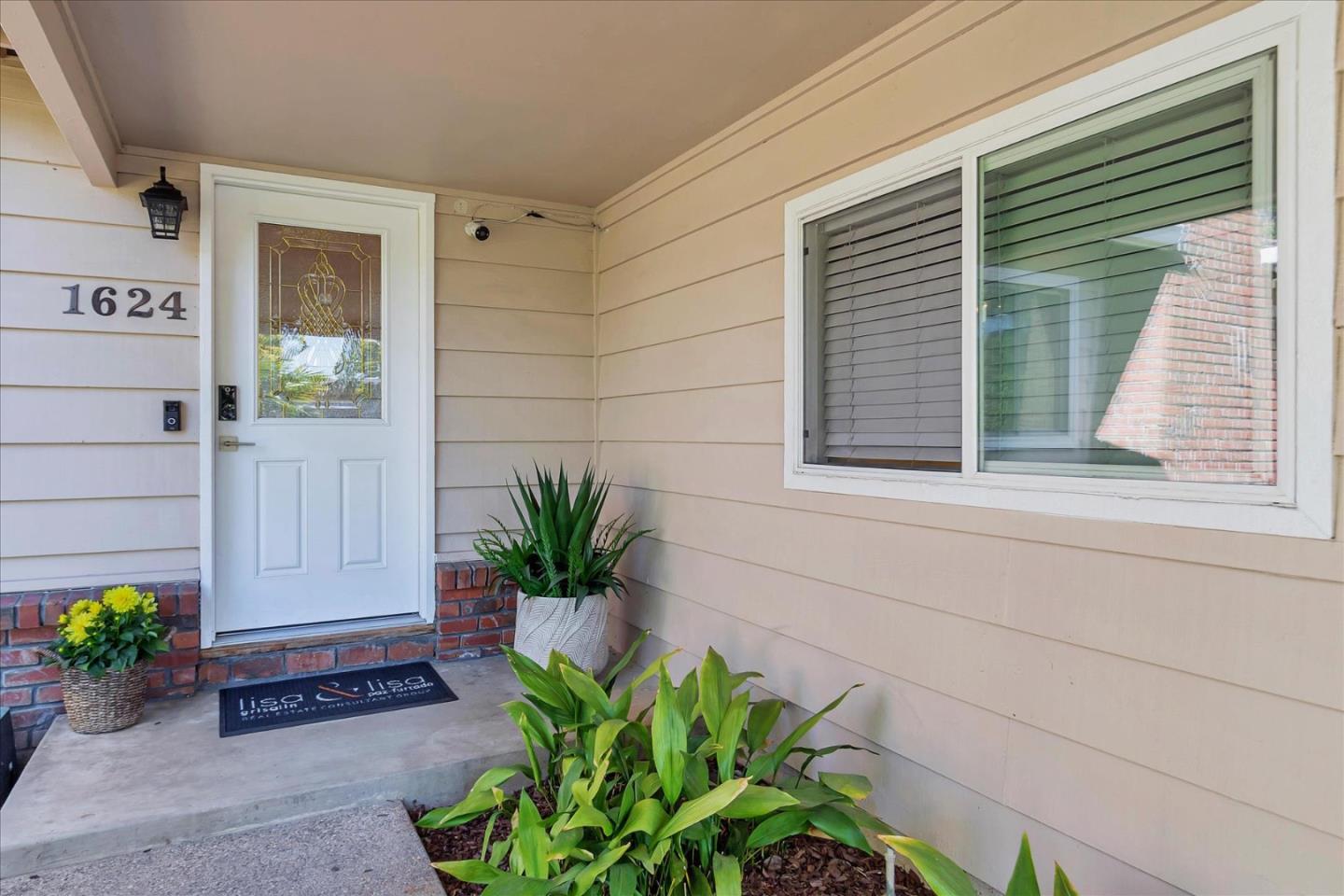 Detail Gallery Image 1 of 1 For 1624 Montrose Way, San Jose,  CA 95124 - 3 Beds | 2 Baths