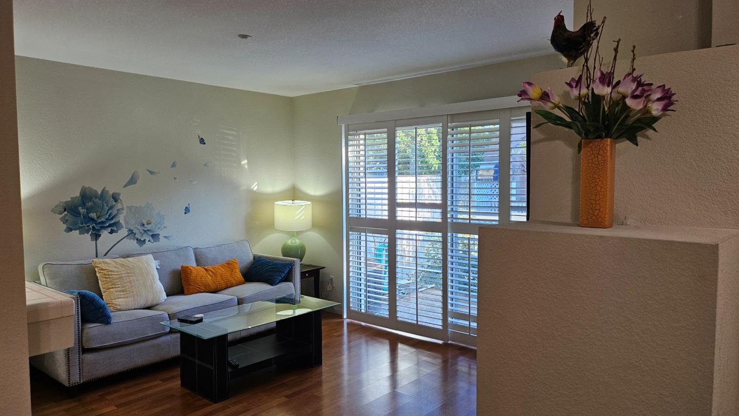 Detail Gallery Image 1 of 1 For 6953 Rodling Dr #E,  San Jose,  CA 95138 - 2 Beds | 2/1 Baths