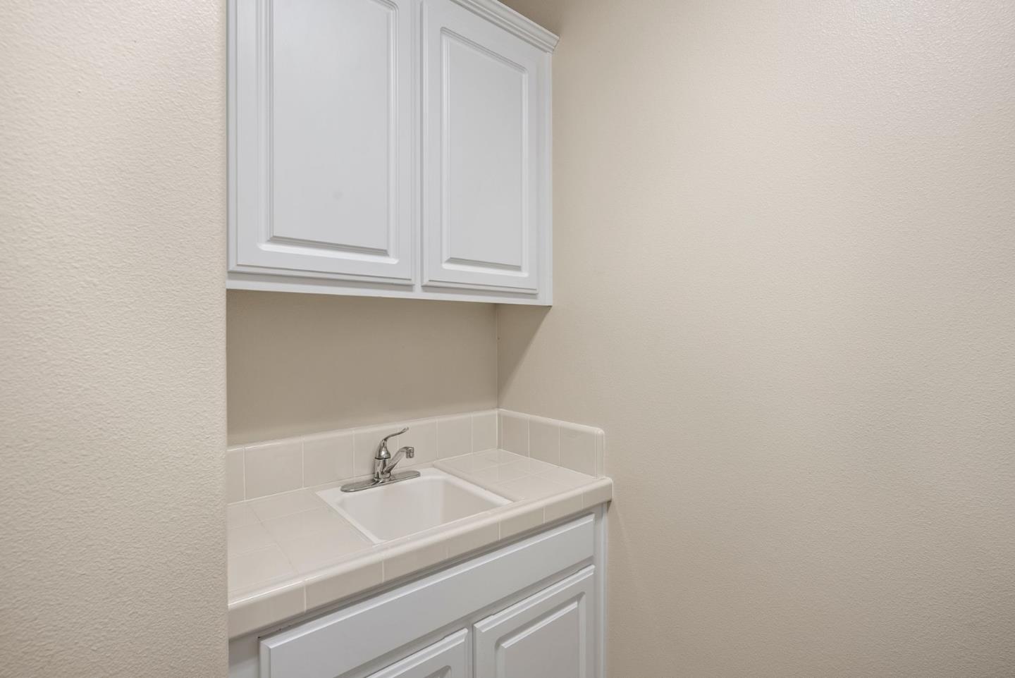 Detail Gallery Image 32 of 51 For 2156 Gullane Way, Gilroy,  CA 95020 - 5 Beds | 2/1 Baths