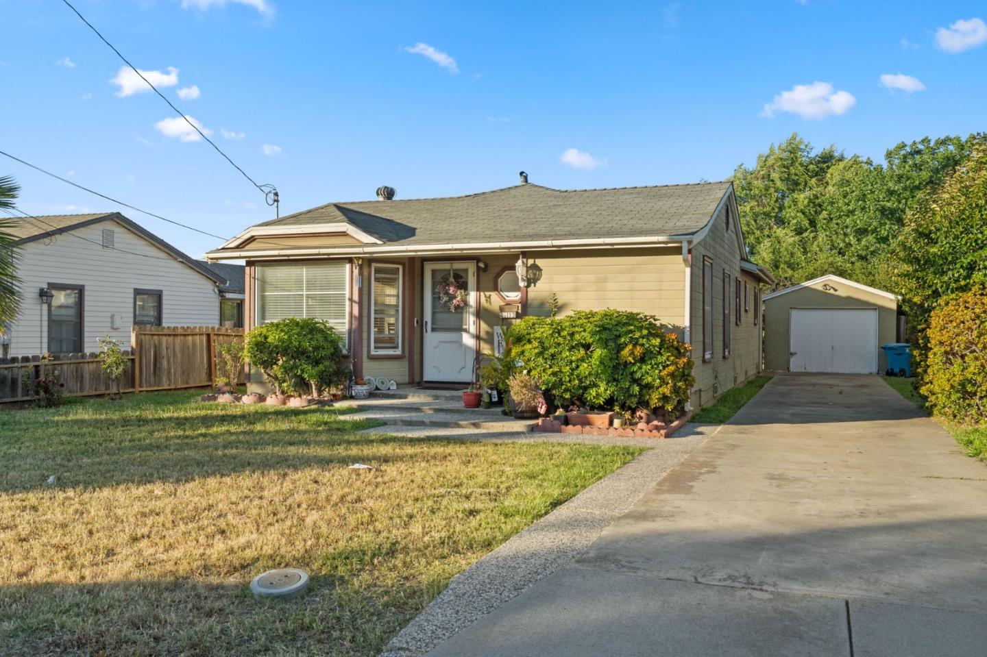 Detail Gallery Image 1 of 1 For 4133 Cheeney St, Santa Clara,  CA 95054 - 3 Beds | 2 Baths