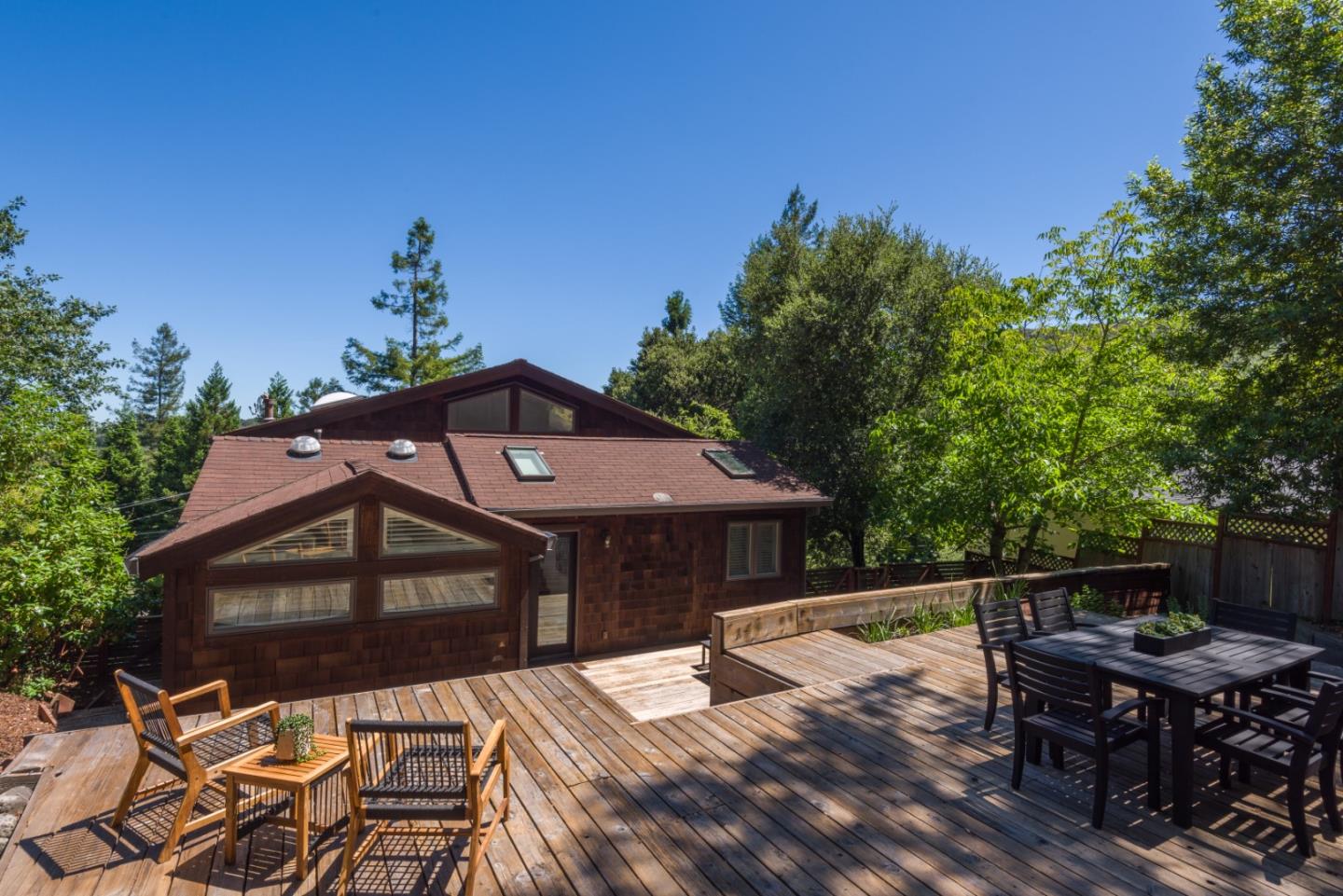 Detail Gallery Image 25 of 25 For 116 Foxwood Rd, Portola Valley,  CA 94028 - 3 Beds | 2 Baths