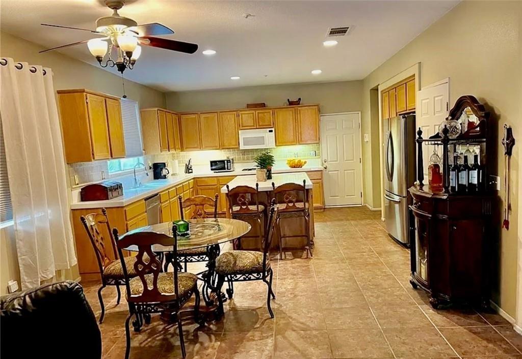 Detail Gallery Image 7 of 35 For 29870 Watson Ct, Highland,  CA 92346 - 5 Beds | 3 Baths