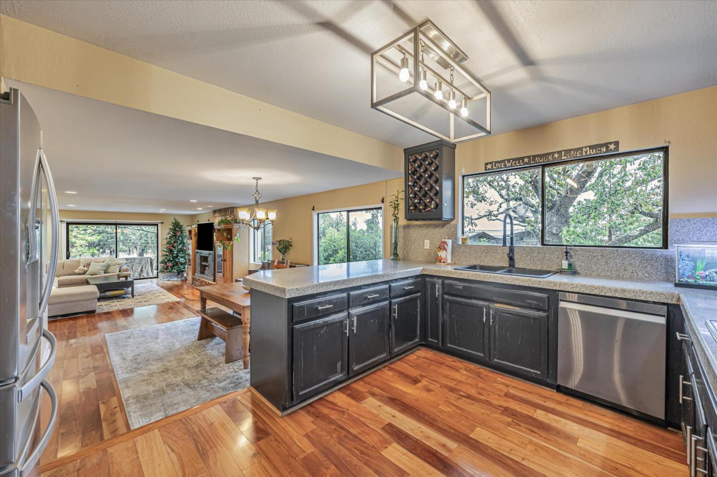 Detail Gallery Image 17 of 47 For 4 Harris Hill Dr, Novato,  CA 94947 - 4 Beds | 3 Baths