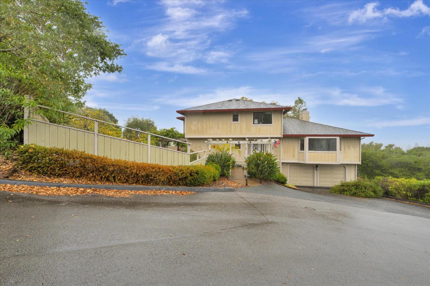 Detail Gallery Image 2 of 47 For 4 Harris Hill Dr, Novato,  CA 94947 - 4 Beds | 3 Baths