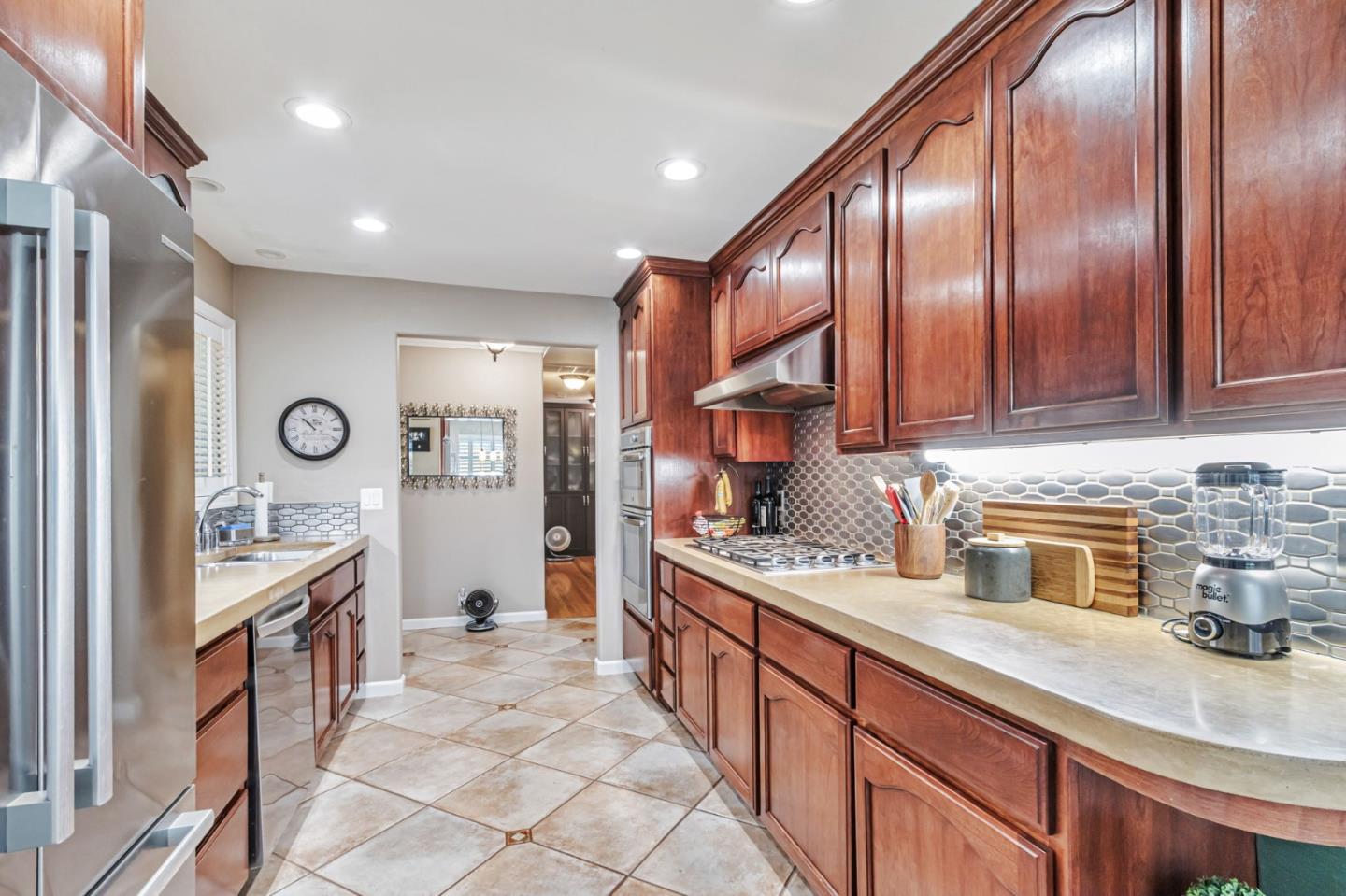 Detail Gallery Image 11 of 39 For 2466 Saint Lawrence Dr, San Jose,  CA 95124 - 3 Beds | 2 Baths