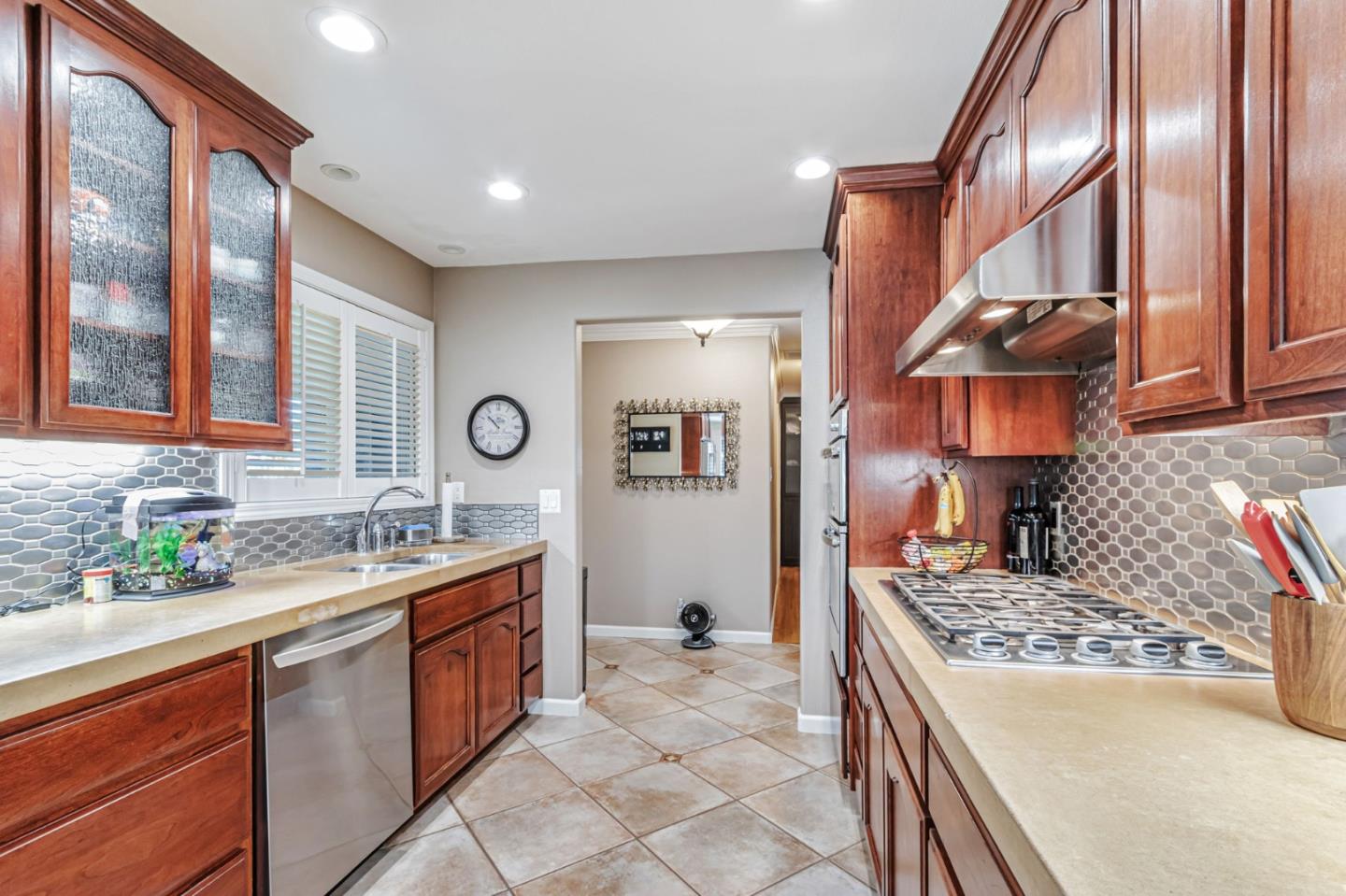 Detail Gallery Image 12 of 39 For 2466 Saint Lawrence Dr, San Jose,  CA 95124 - 3 Beds | 2 Baths