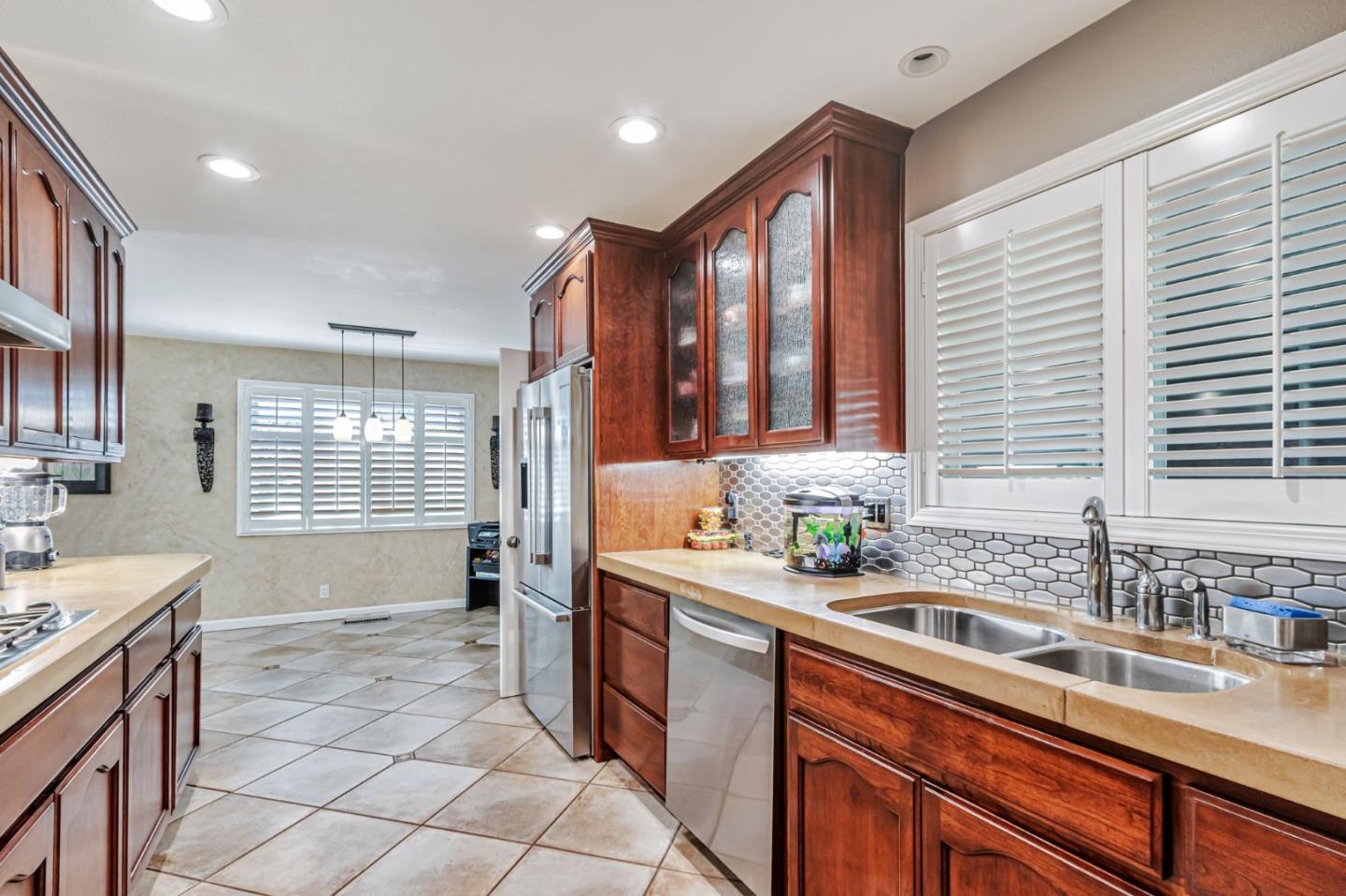 Detail Gallery Image 14 of 39 For 2466 Saint Lawrence Dr, San Jose,  CA 95124 - 3 Beds | 2 Baths