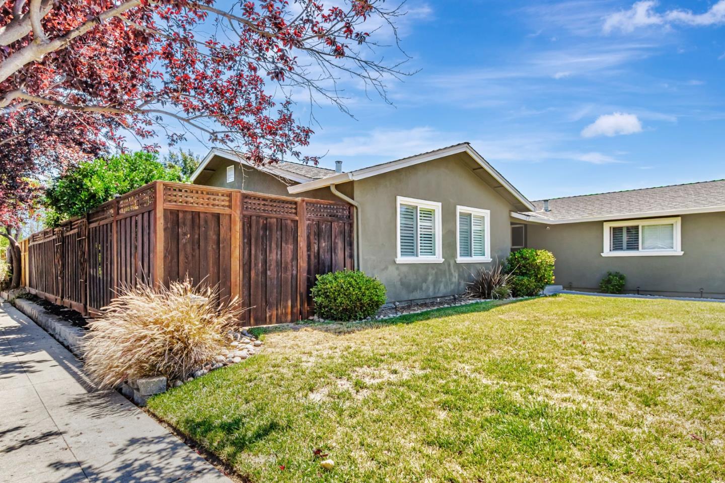 Detail Gallery Image 4 of 39 For 2466 Saint Lawrence Dr, San Jose,  CA 95124 - 3 Beds | 2 Baths