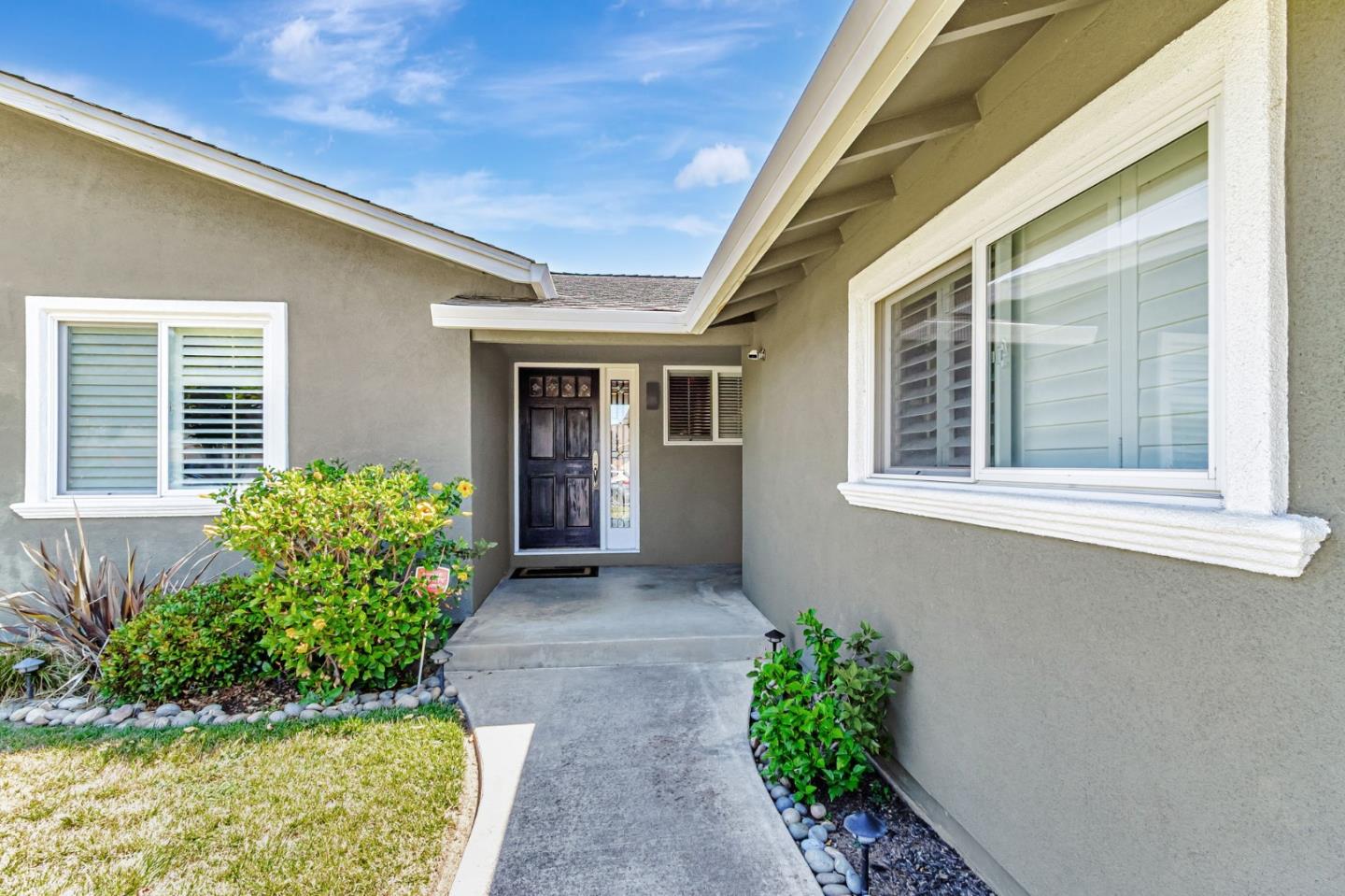 Detail Gallery Image 5 of 39 For 2466 Saint Lawrence Dr, San Jose,  CA 95124 - 3 Beds | 2 Baths