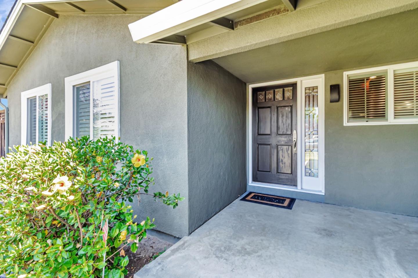 Detail Gallery Image 6 of 39 For 2466 Saint Lawrence Dr, San Jose,  CA 95124 - 3 Beds | 2 Baths